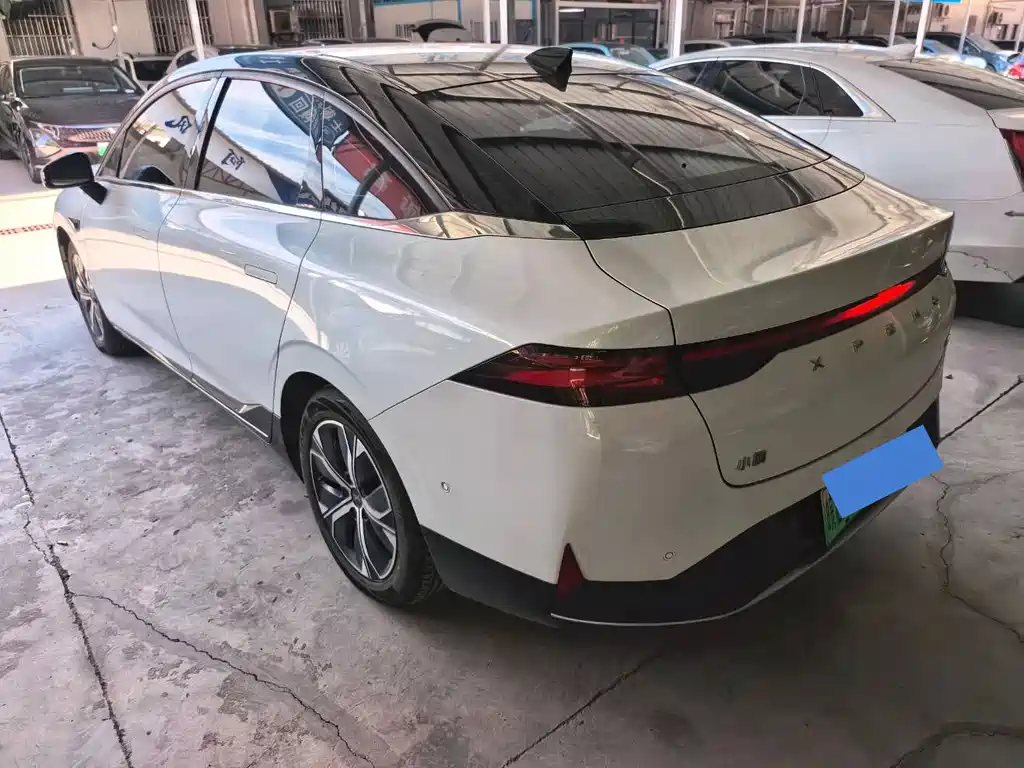 XPeng P5 — миниатюра 13