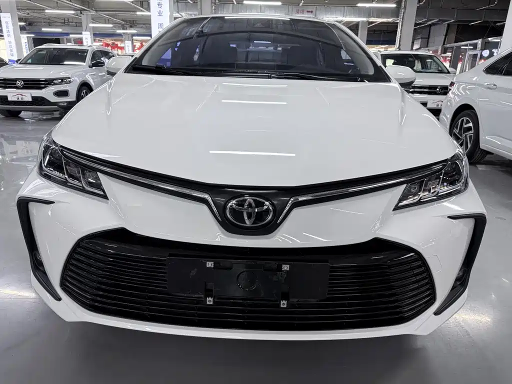 Toyota Corolla - фото 2