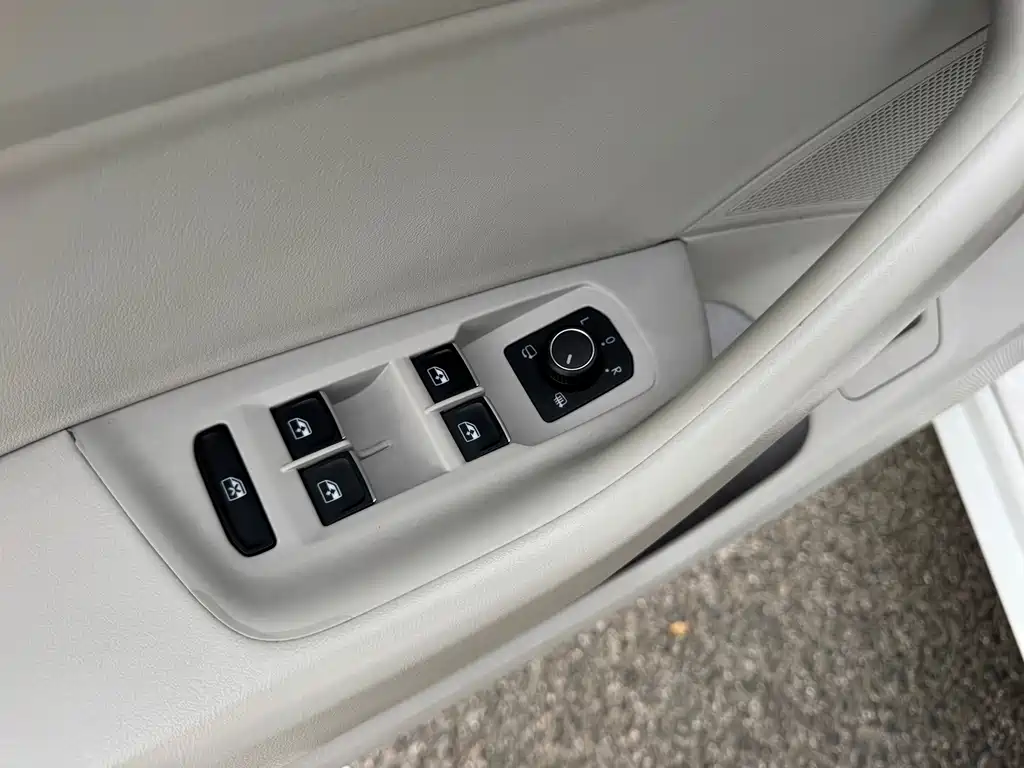 Volkswagen CC — миниатюра 7