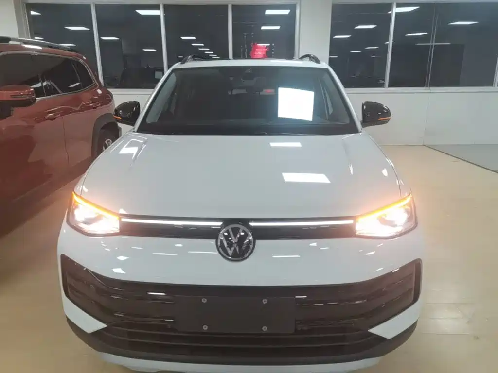 Volkswagen Tharu — миниатюра 3
