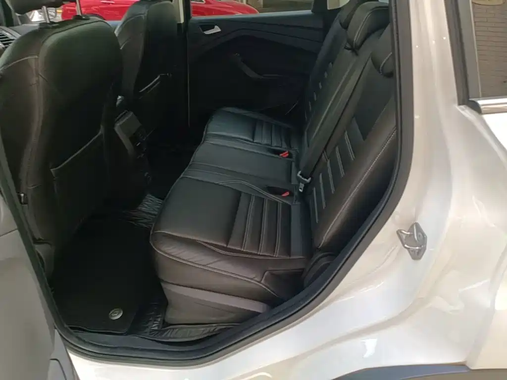 Ford Kuga — миниатюра 17
