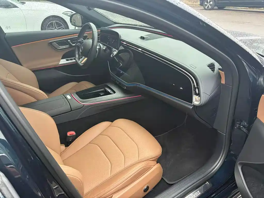Mercedes-Benz E-Class — миниатюра 2