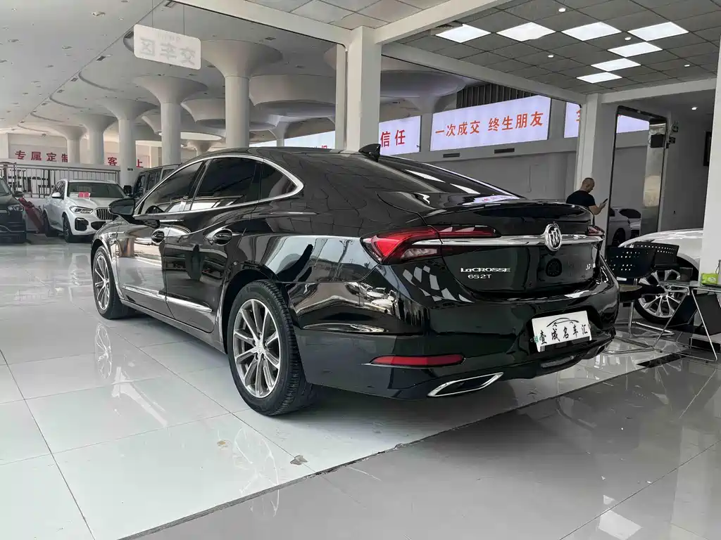 Buick LaCrosse — миниатюра 9