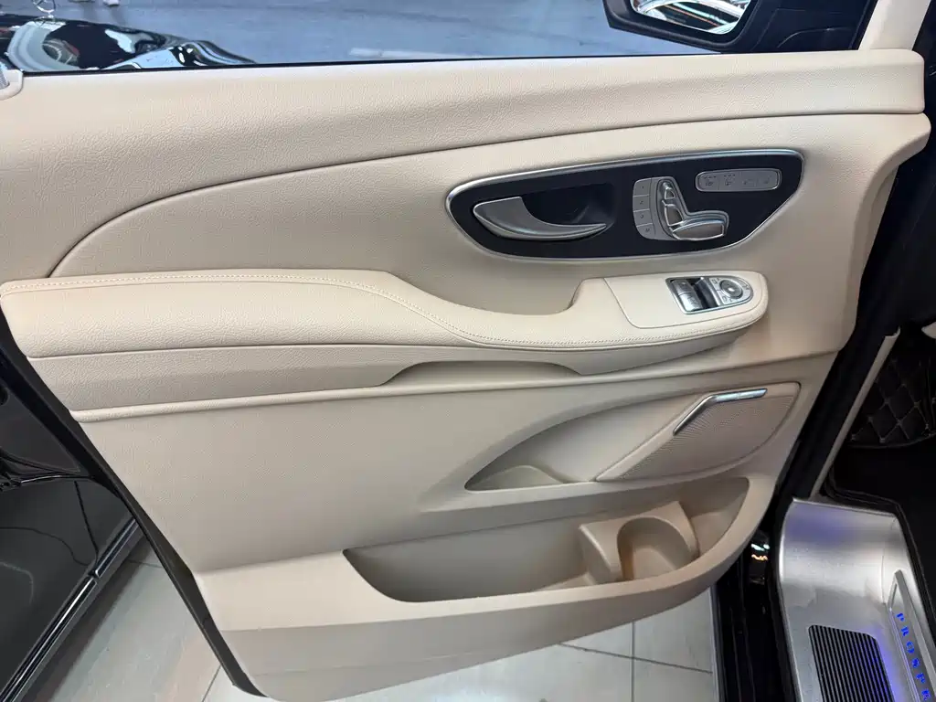 Mercedes-Benz V-Class V 2022 V 260 L Luxury