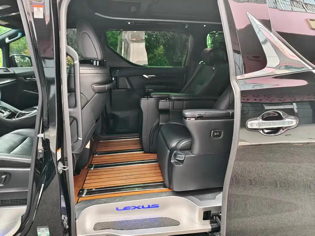 Toyota Vellfire 2019 2.5L HV Luxury