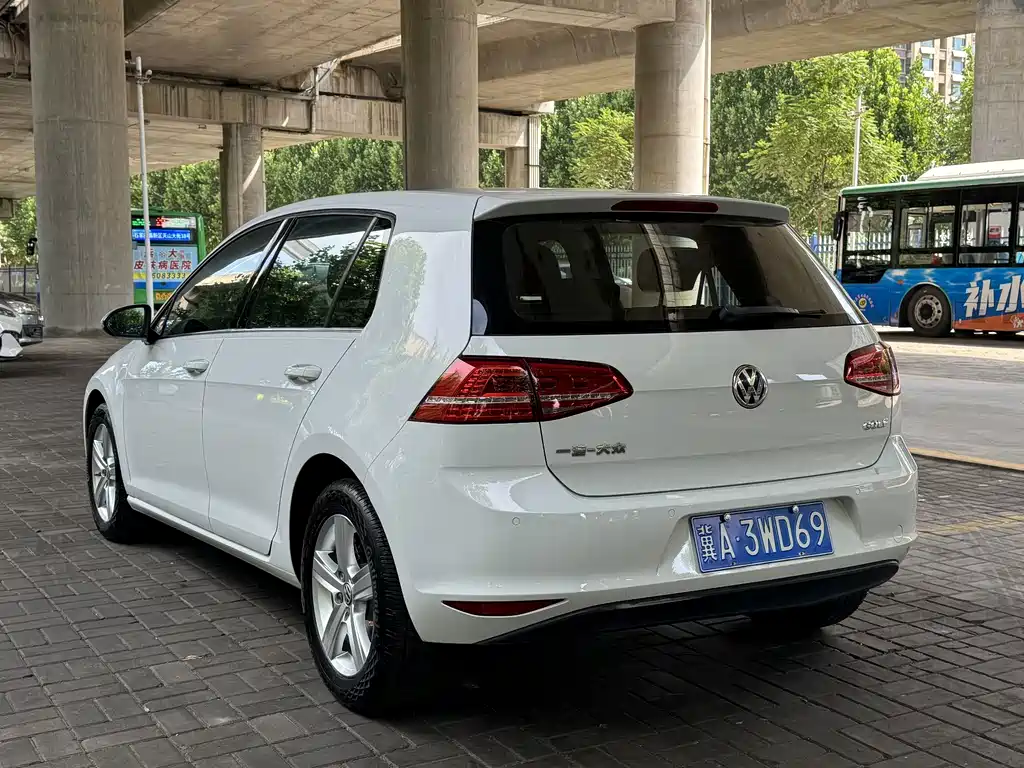 Volkswagen Golf — миниатюра 4