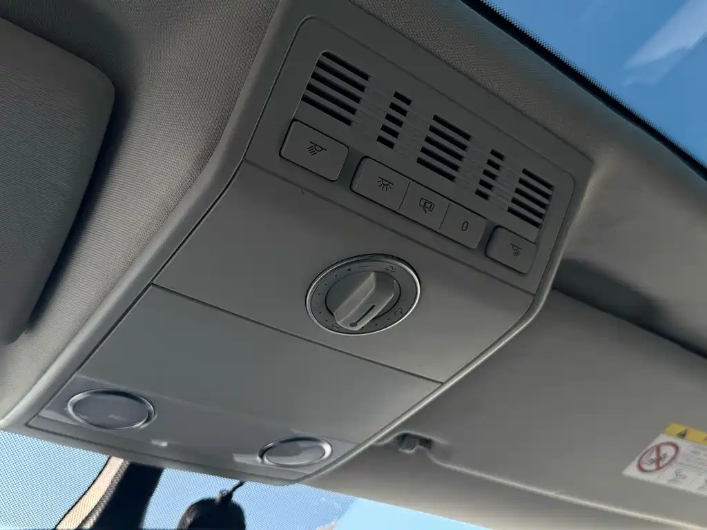 Volkswagen Multivan — миниатюра 22
