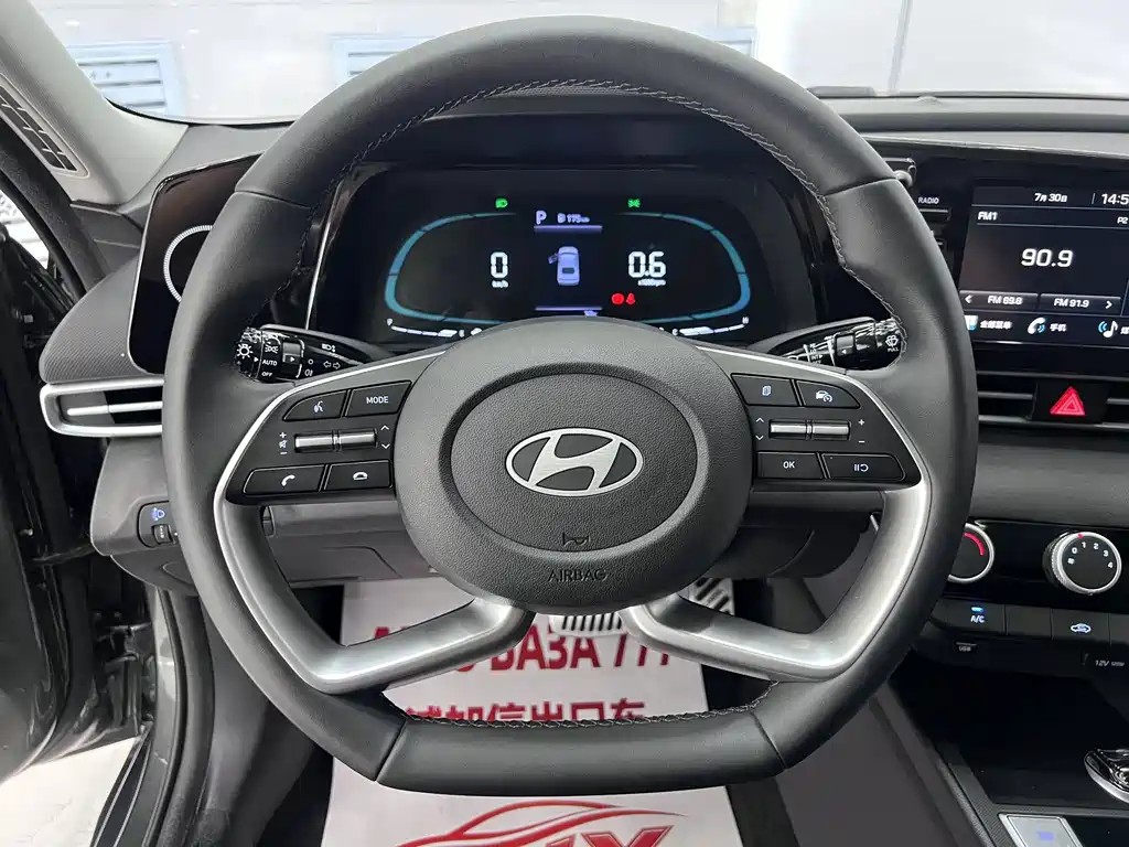 Hyundai Elantra — миниатюра 7