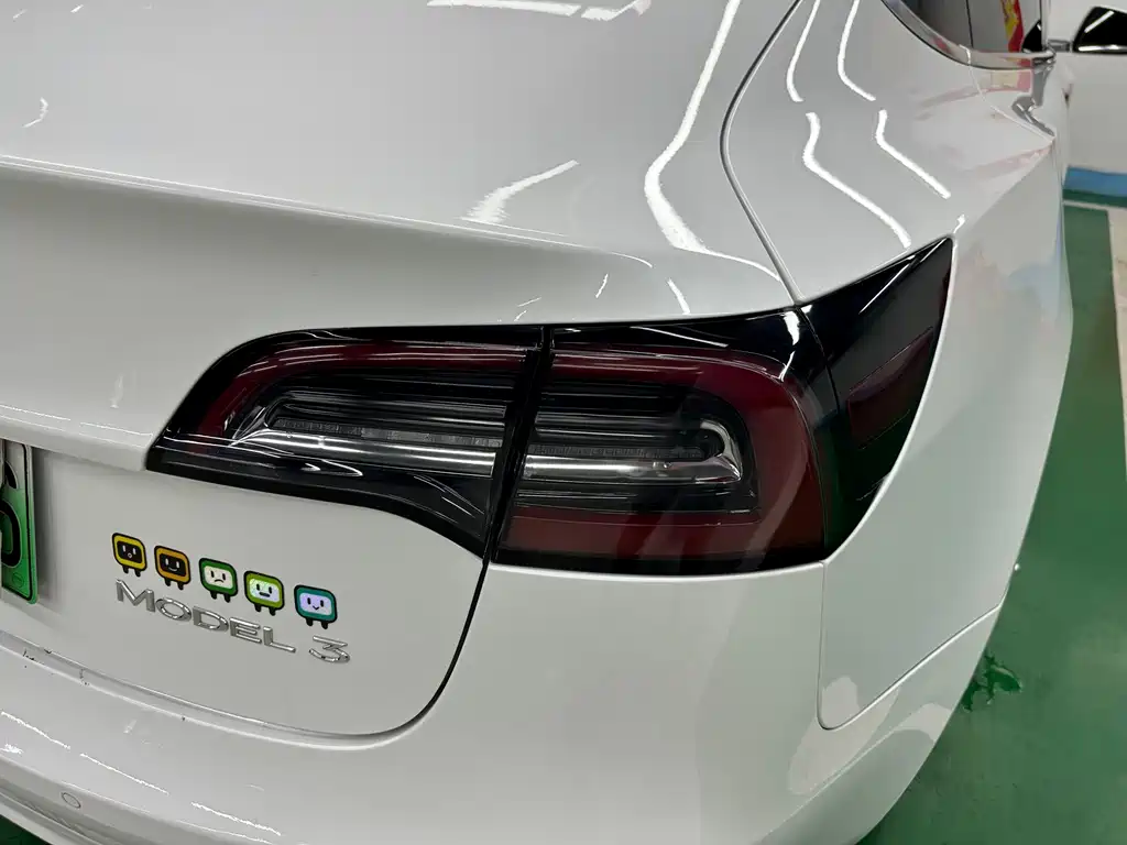 Tesla Model 3 — миниатюра 22