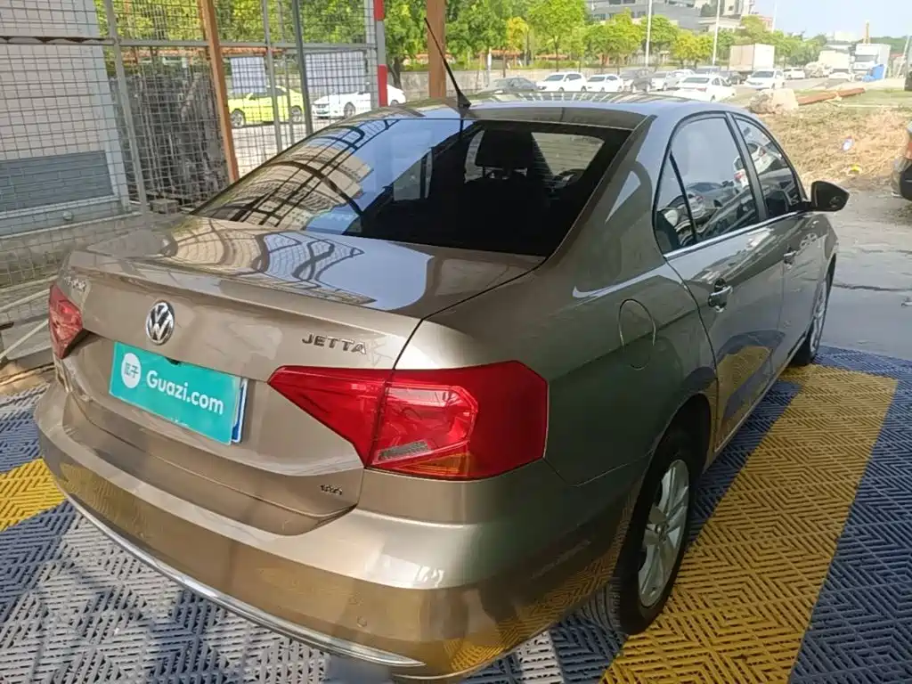 Volkswagen Jetta — миниатюра 7
