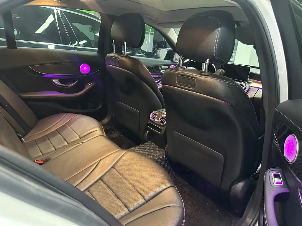 Mercedes-Benz C-Class — миниатюра 10