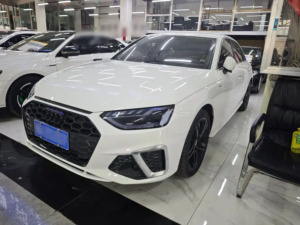 Audi A4L 2021