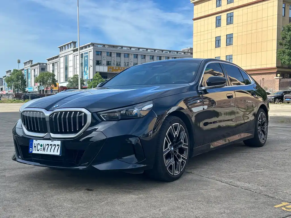 BMW 5 Series — миниатюра 2
