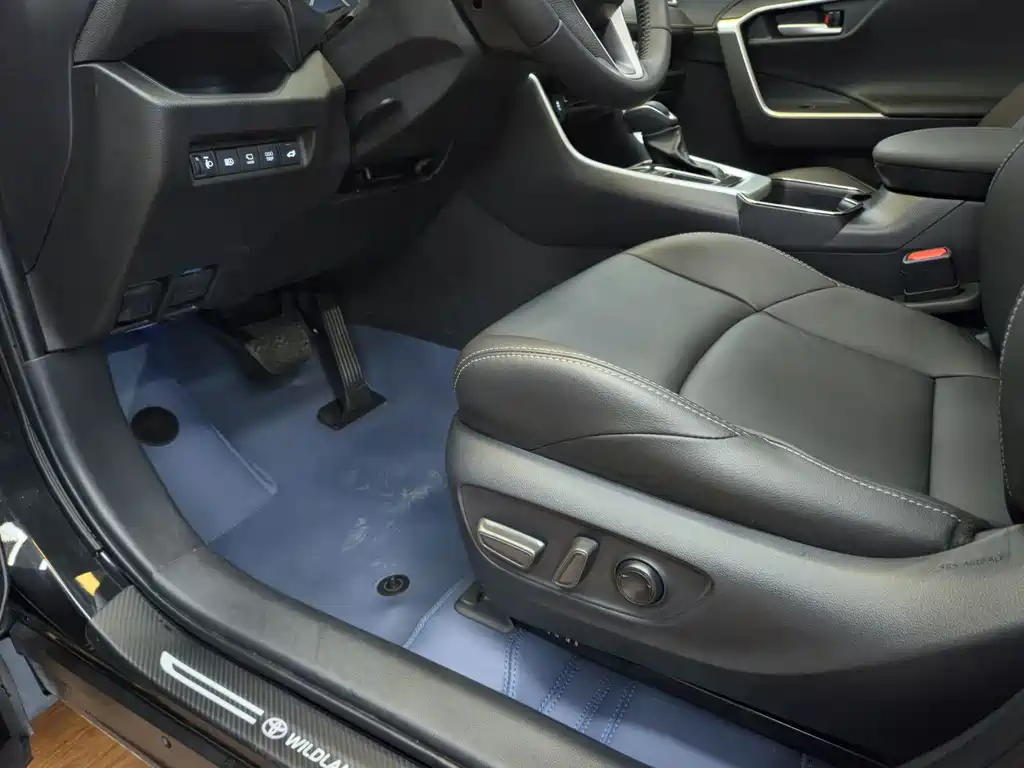 Toyota Wildlander — миниатюра 12