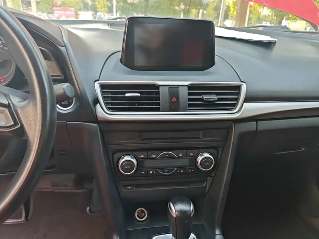 Mazda 3 Axela — миниатюра 13