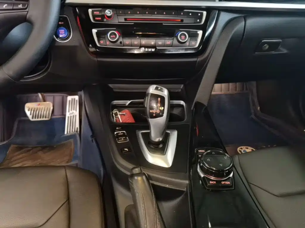 BMW 3 Series — миниатюра 14