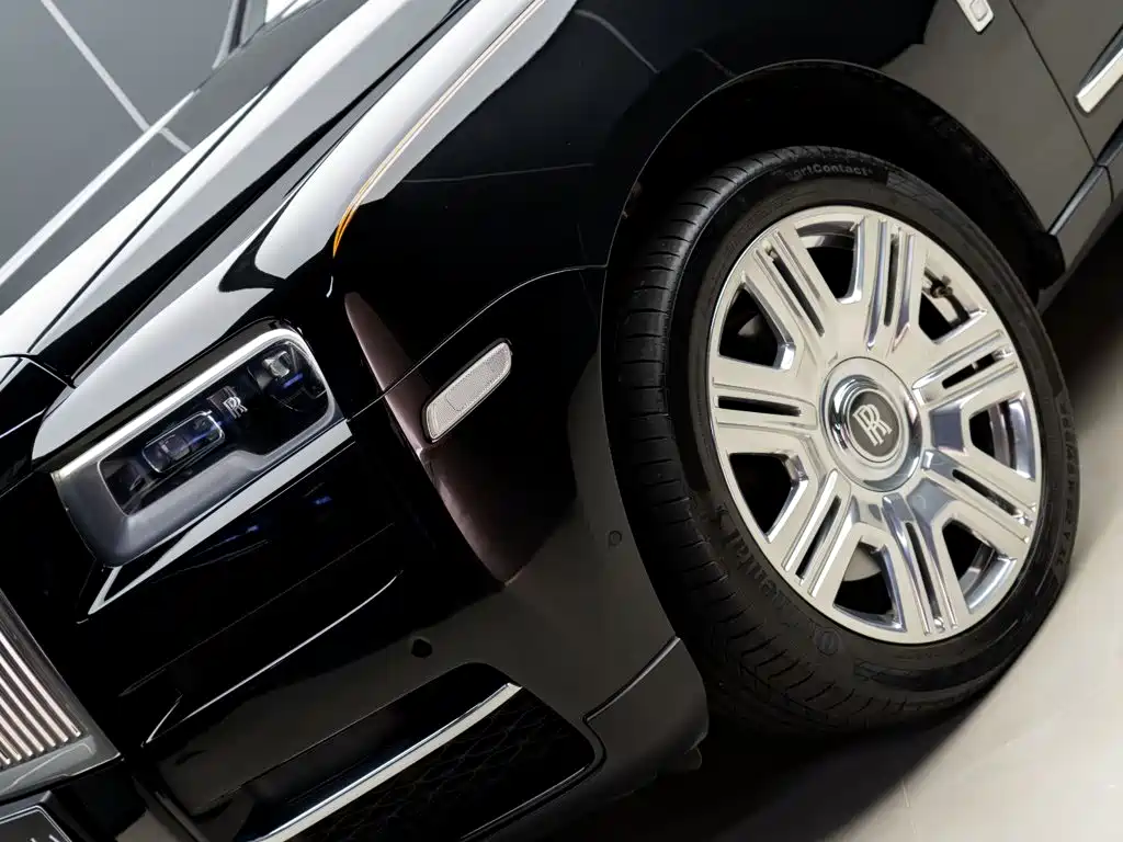 Rolls-Royce Cullinan — миниатюра 3