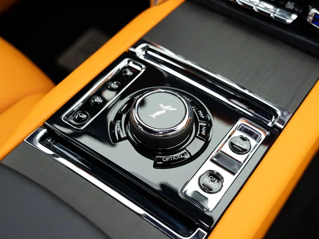 Rolls-Royce Cullinan — миниатюра 25