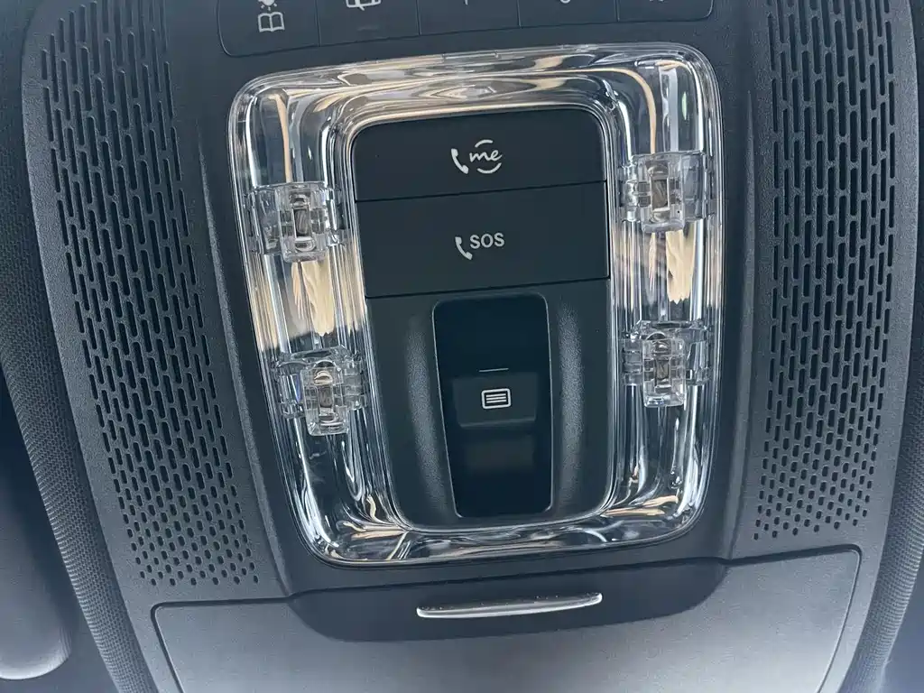 Mercedes-Benz GLA — миниатюра 12