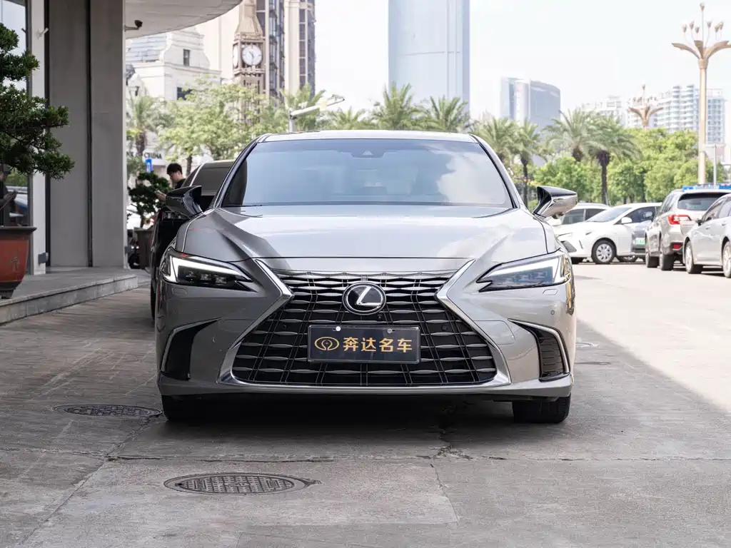 Lexus ES — миниатюра 2
