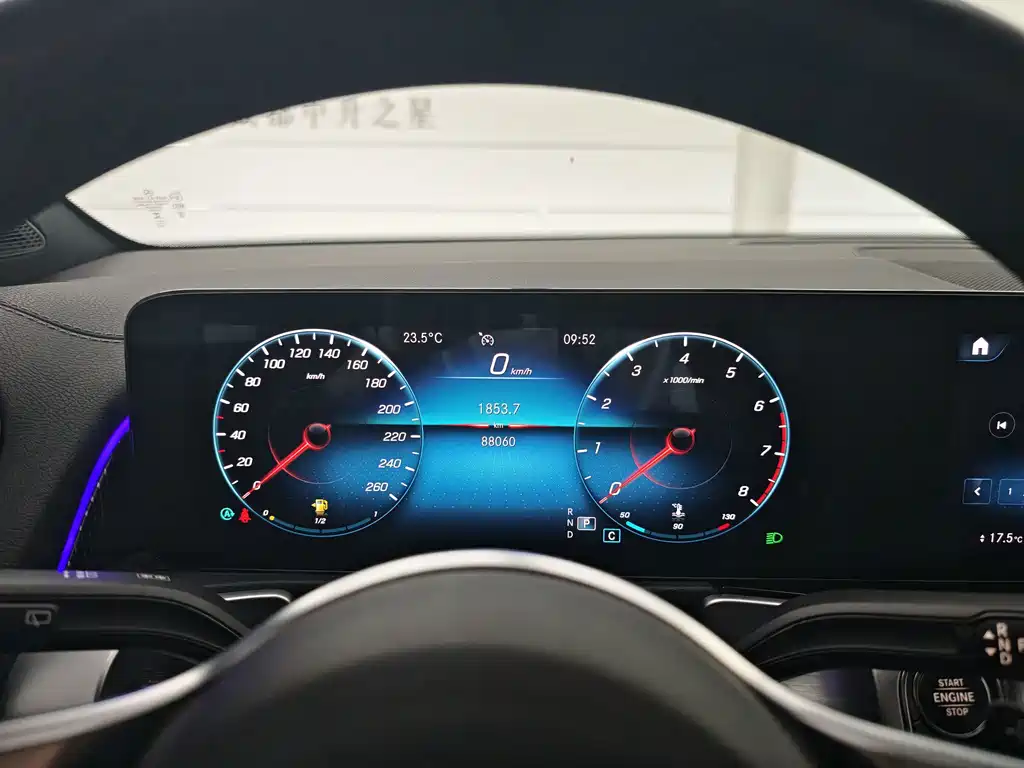 Mercedes-Benz GLB — миниатюра 16