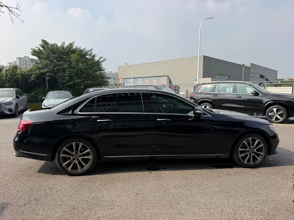 Mercedes-Benz E-Class — миниатюра 20