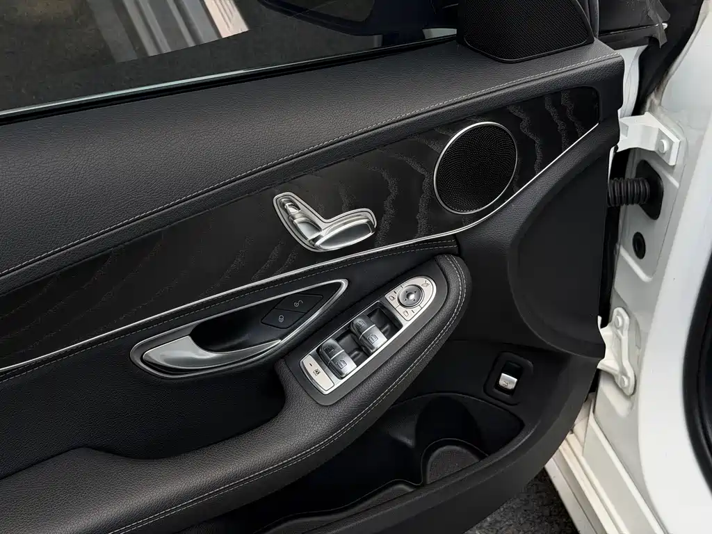 Mercedes-Benz C-Class — миниатюра 9