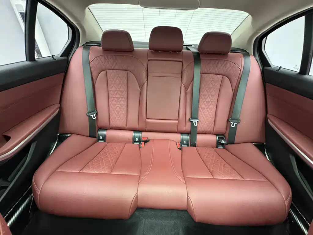BMW 3 Series — миниатюра 12