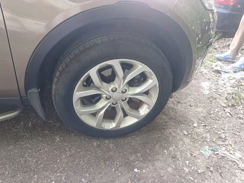 Land Rover Discovery Sport — миниатюра 8