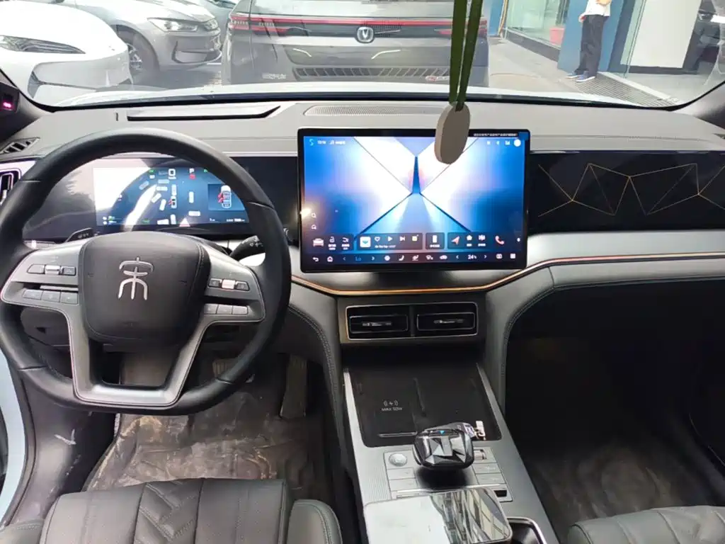 BYD L DM-i — миниатюра 10
