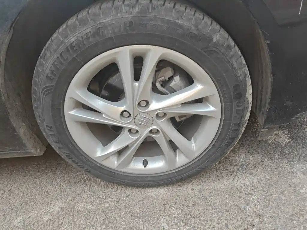 Buick Regal — миниатюра 8
