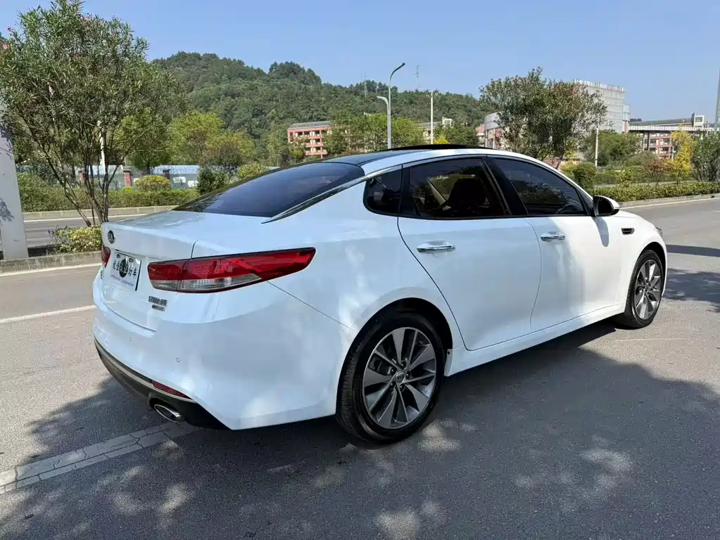 Kia K5 — миниатюра 12