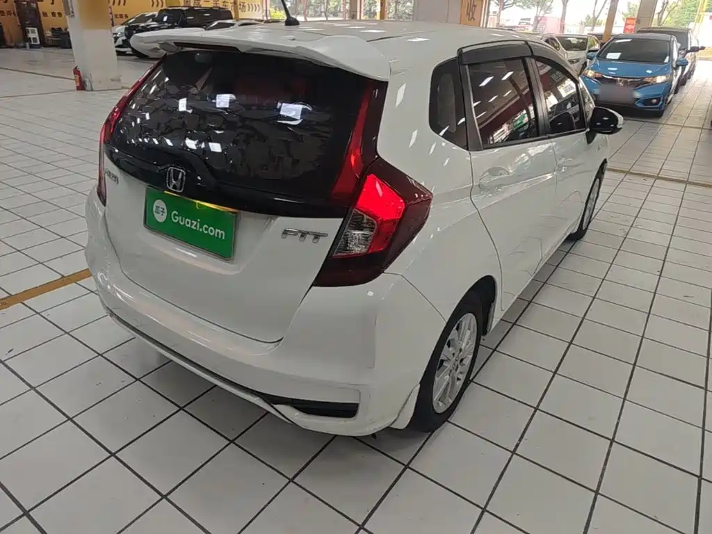 Honda Fit — миниатюра 7