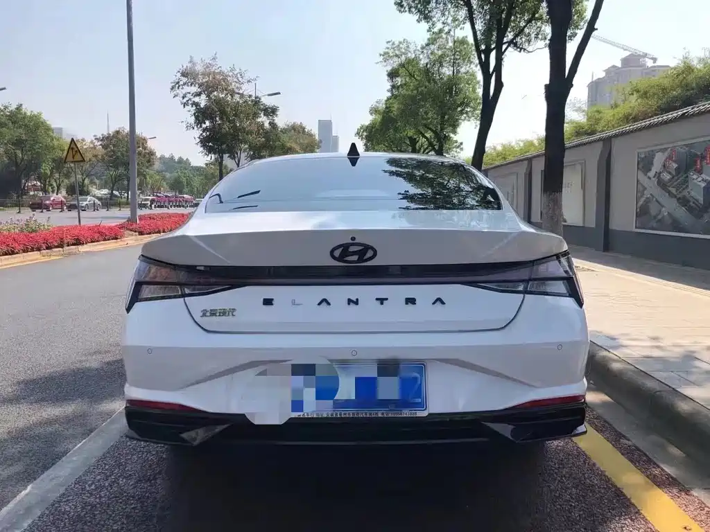 Hyundai Elantra — миниатюра 9