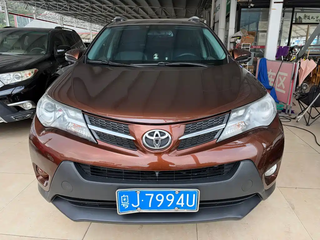 Toyota RAV4 — миниатюра 5