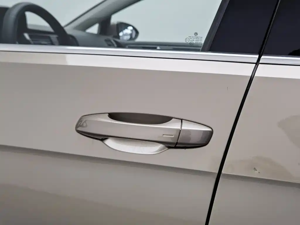 Volkswagen Golf — миниатюра 18