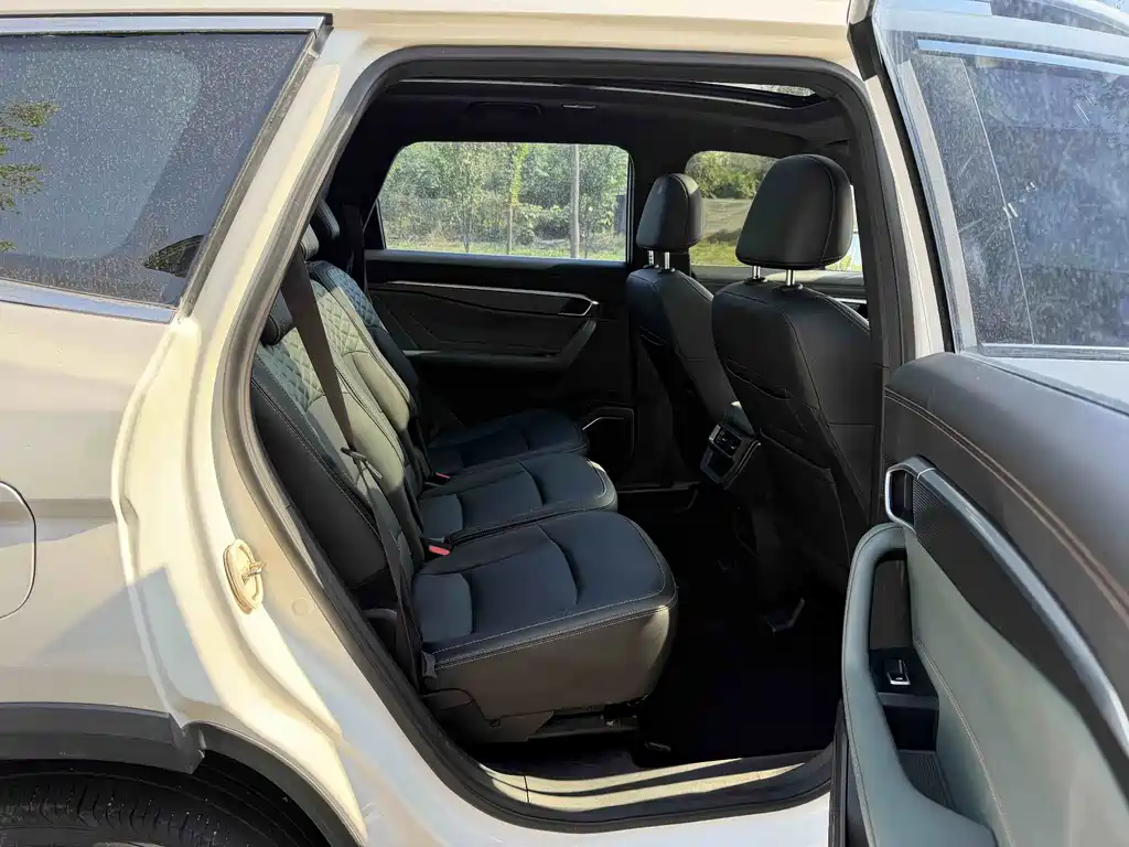 Geely Haoyue L — миниатюра 9