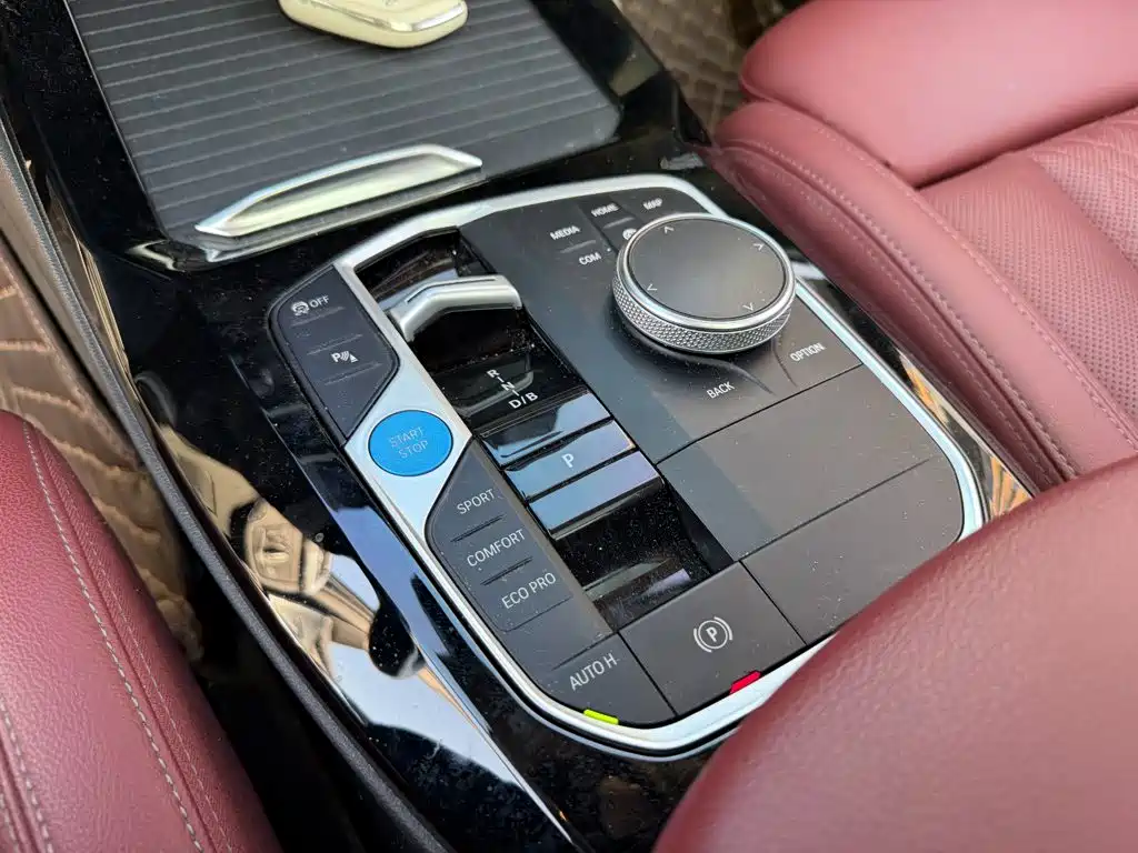BMW iX3 — миниатюра 9