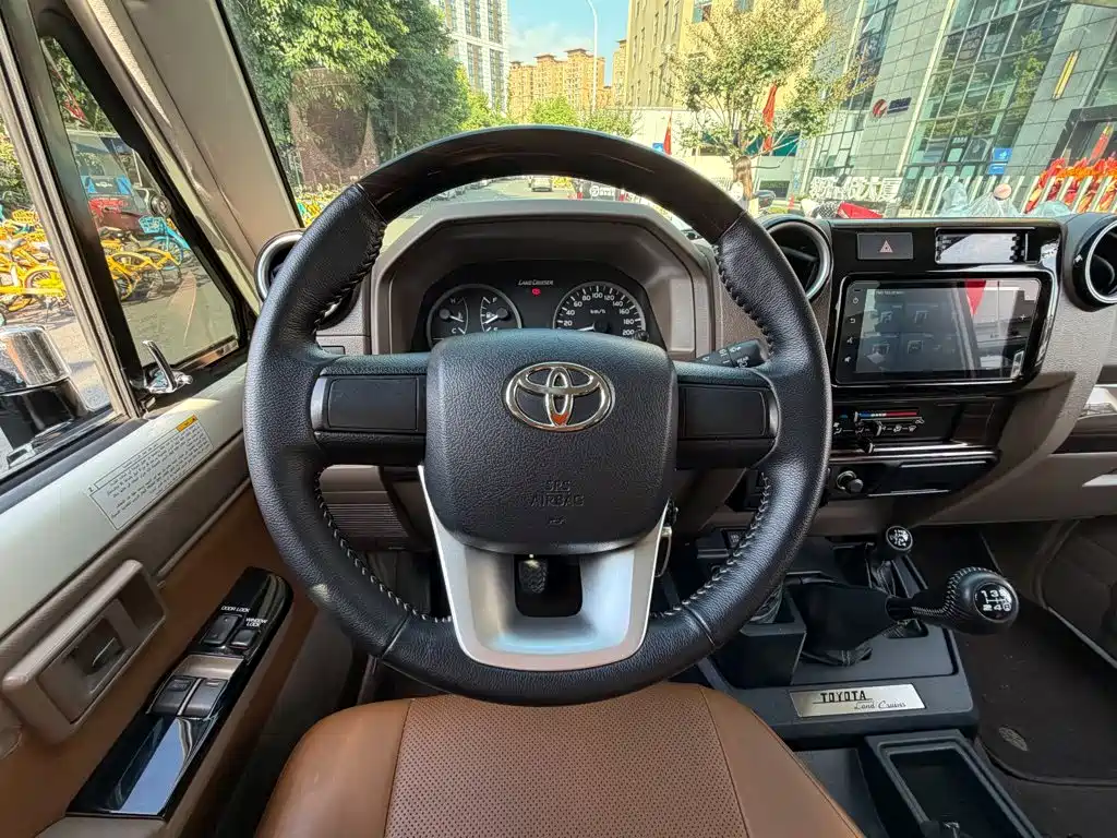 Toyota Land Cruiser — миниатюра 12