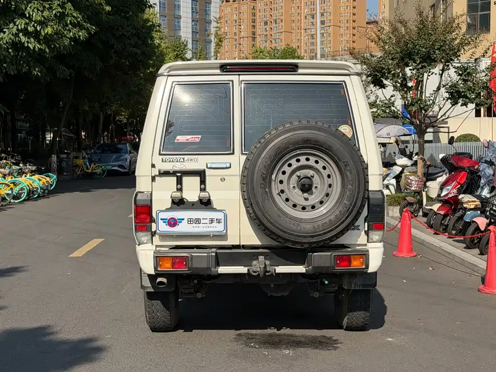 Toyota Land Cruiser — миниатюра 5