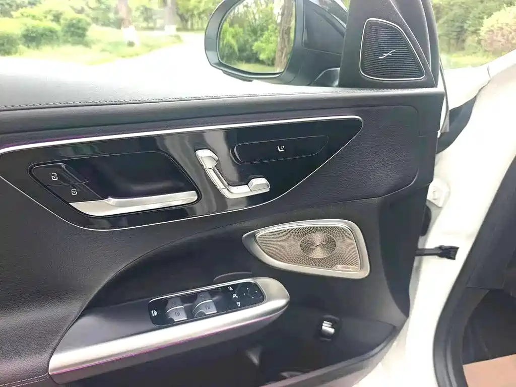Mercedes-Benz C-Class — миниатюра 8