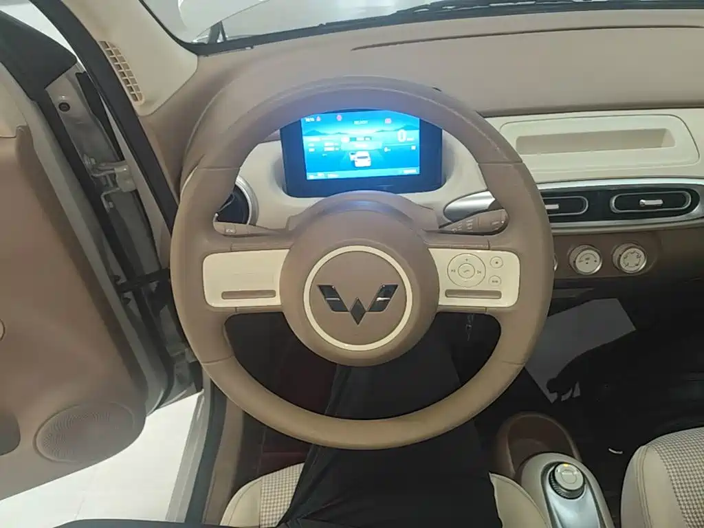 Wuling MINIEV — миниатюра 11