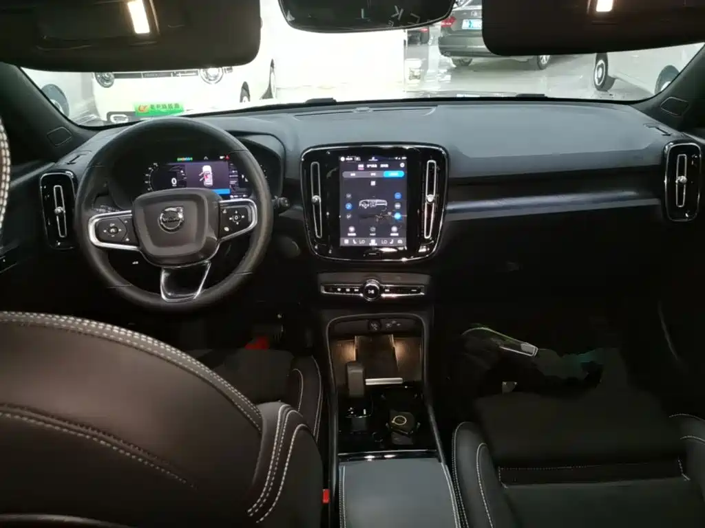 Volvo XC40 NEV — миниатюра 10
