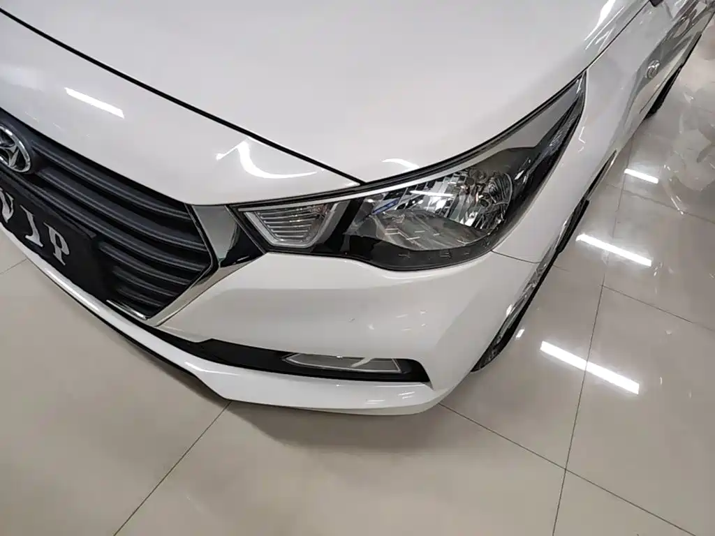 Hyundai Verna — миниатюра 24