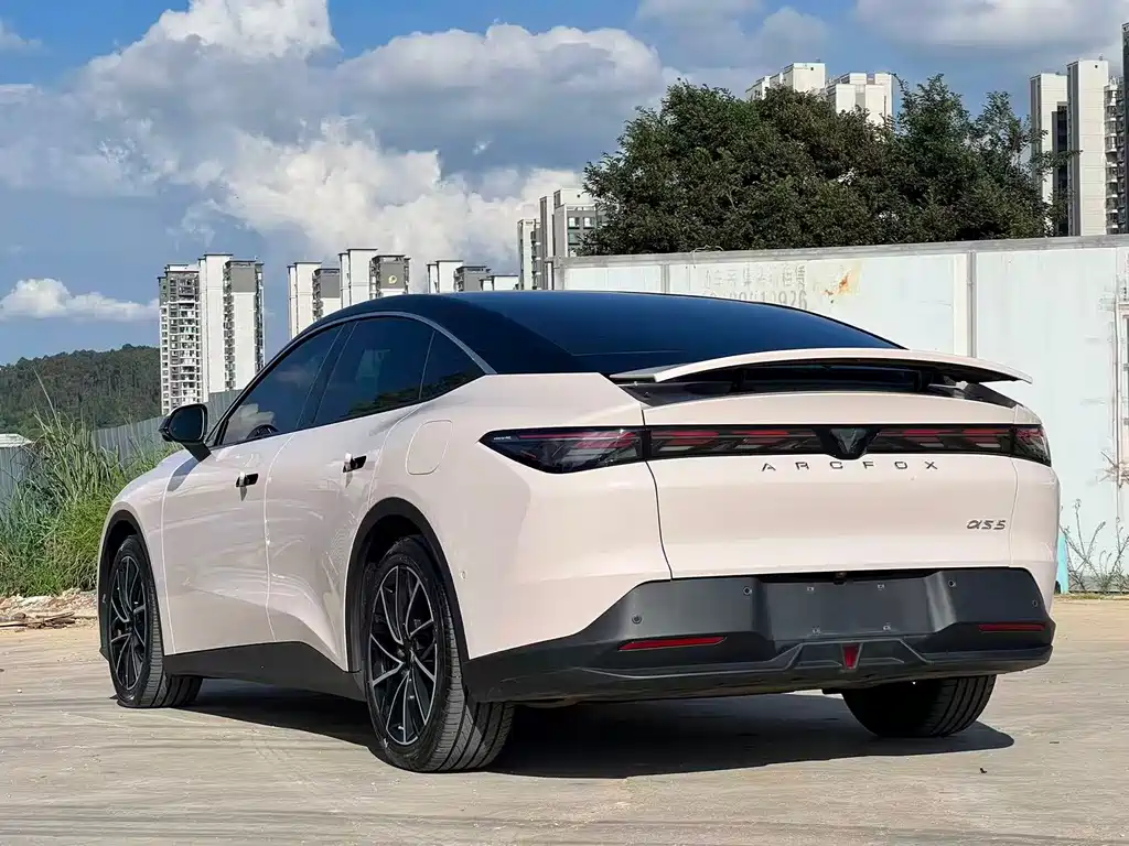 Arcfox Alfa Romeo S5 S5 2024 560MAX 185kW