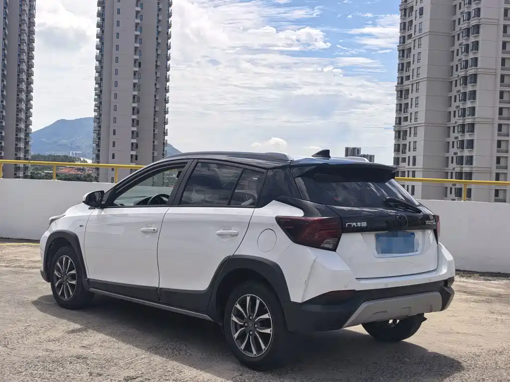 Toyota Yaris L — миниатюра 4