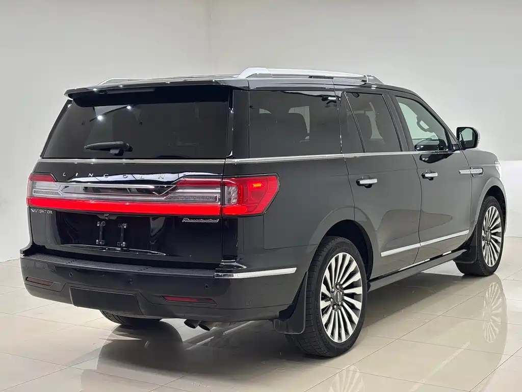 Lincoln Navigator — миниатюра 4