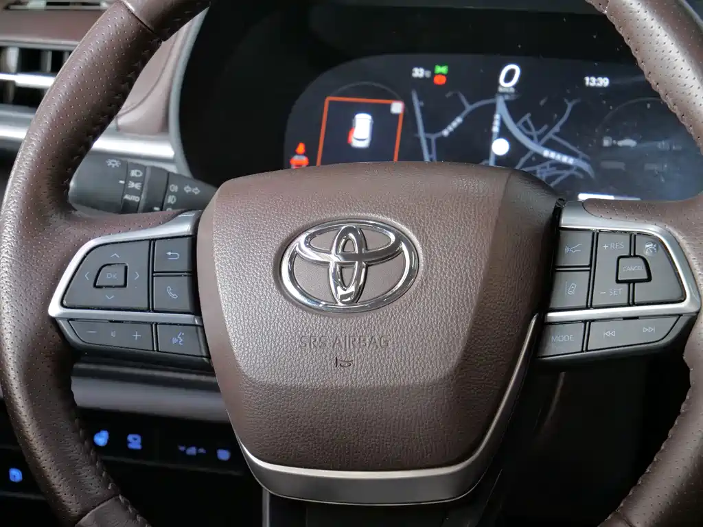 Toyota Sienna — миниатюра 14