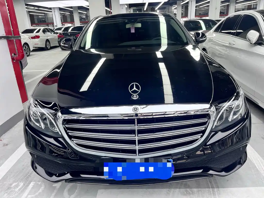 Mercedes-Benz E-Class — миниатюра 2