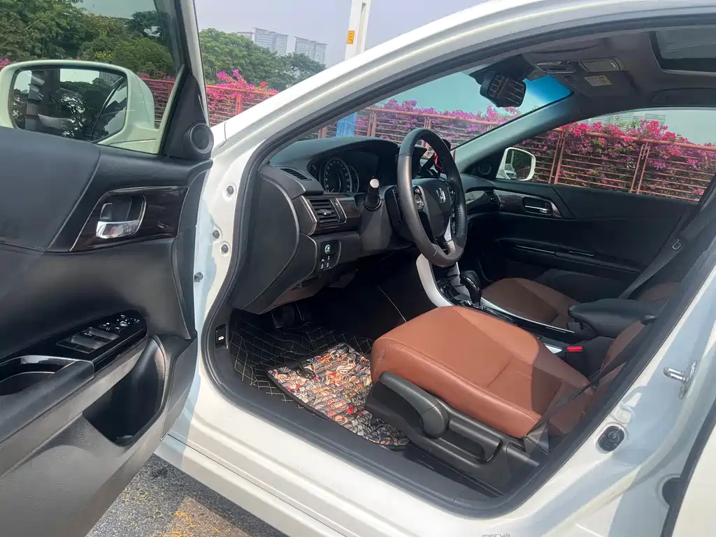 Honda Accord — миниатюра 18